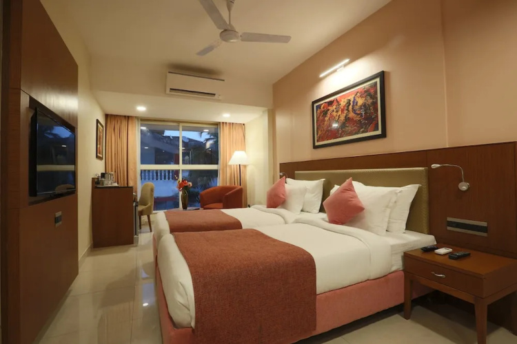 Evoke Lifestyle Candolim
