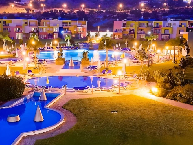 1 Bedroom Apartment with garden view