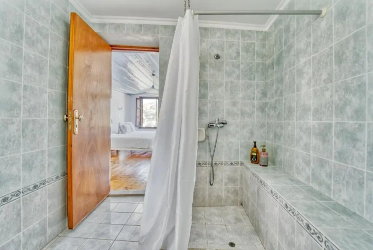 2 Bedrooms Cottage