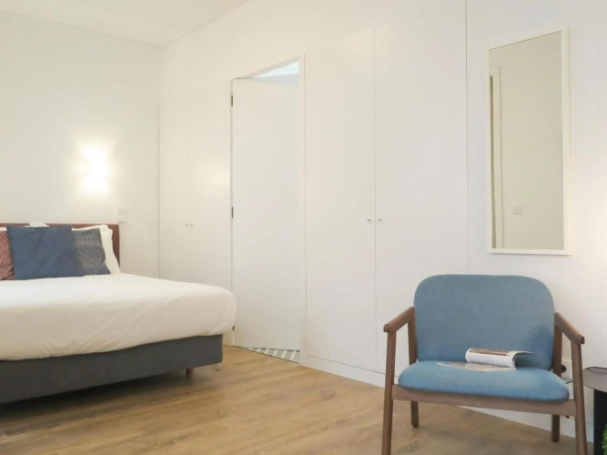 Chiado modern apt with ac elevator green terrace