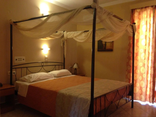 Planos Beach Hotel