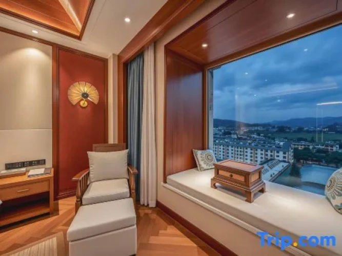 1 Bedroom Deluxe Suite