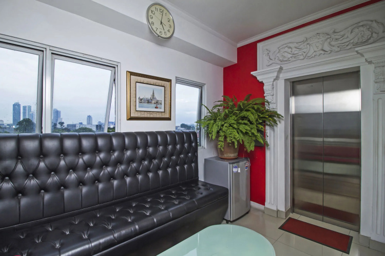 RedDoorz Plus @ Guntur Raya Setiabudi