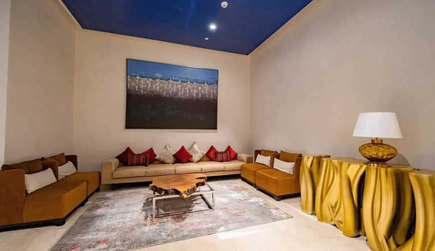 Elegant Studio Living in Privé