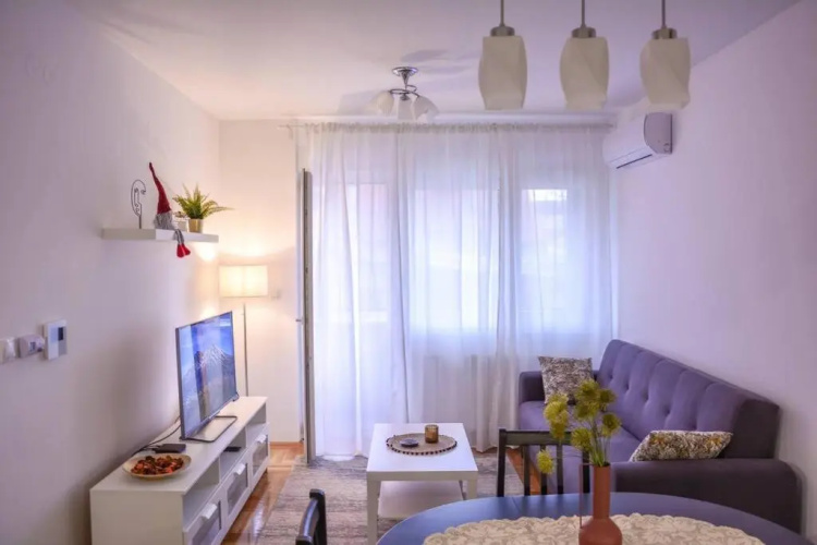 Ema apartment / quiet, lovely and cozy