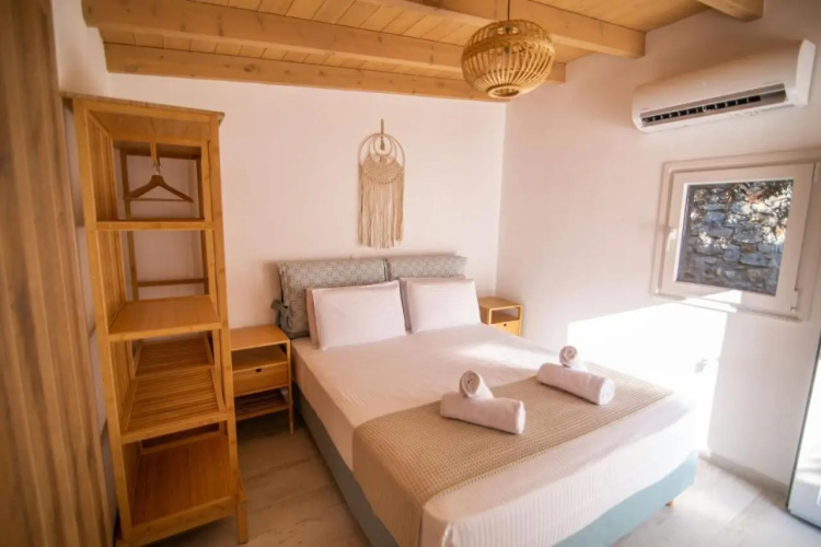 Mani Luxury Villa with Private Pool