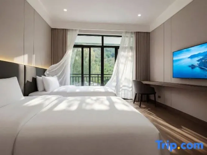 Standard Twin room with balcony