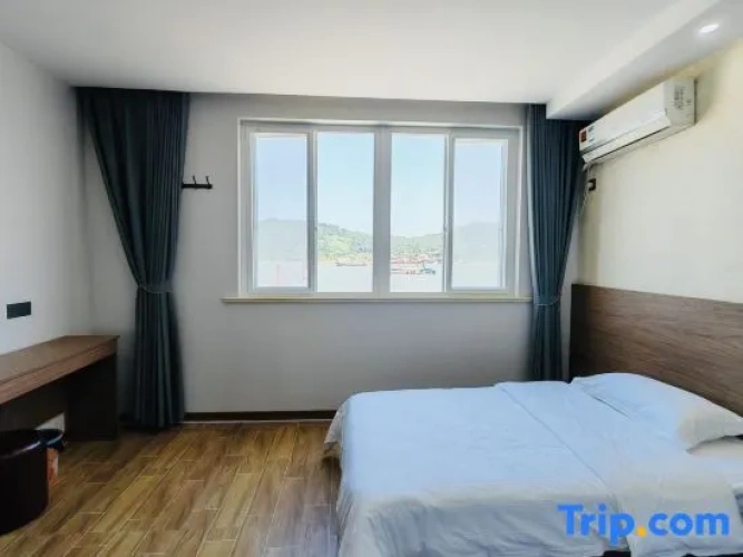 Standard Twin room with sea view
