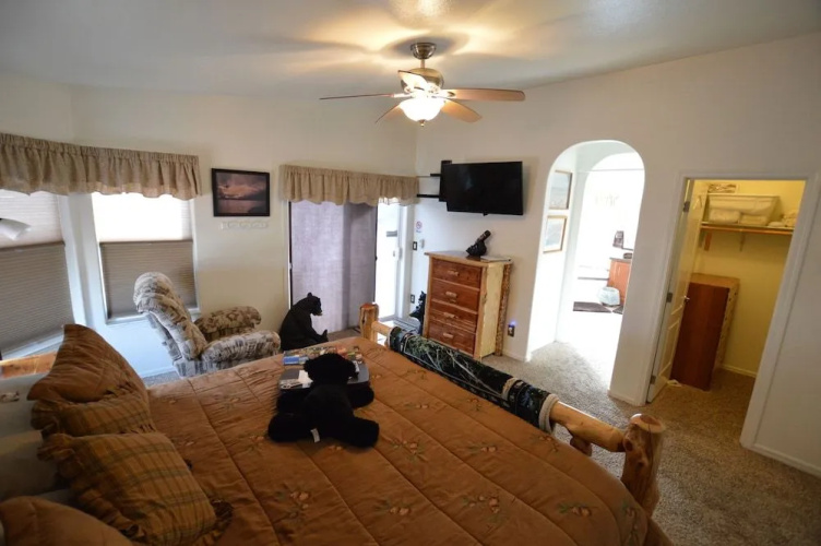 The Bear's Den B&B