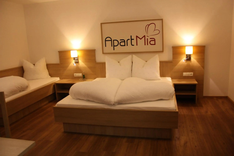 Apart Mia