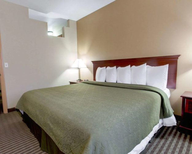 Holiday Inn Express & Suites Mountain View Silicon Valley by IHG