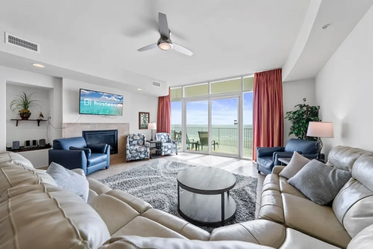 3 Bedrooms Standard room with balcony and beachfront