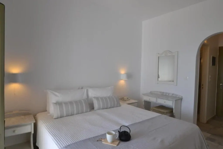 Standard Double room with partial sea view
