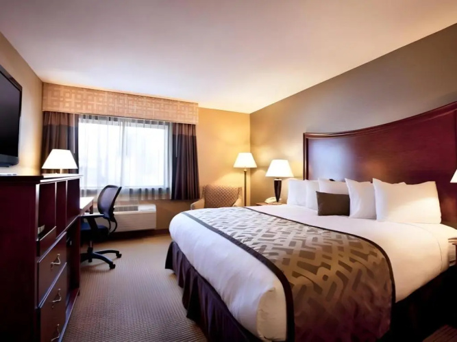 Best Western Plus North Haven Hotel photo 36