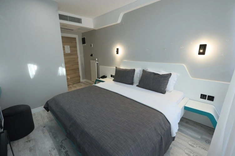1 Bedroom Economy Double room with city view