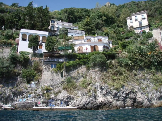 2 Bedrooms Cottage