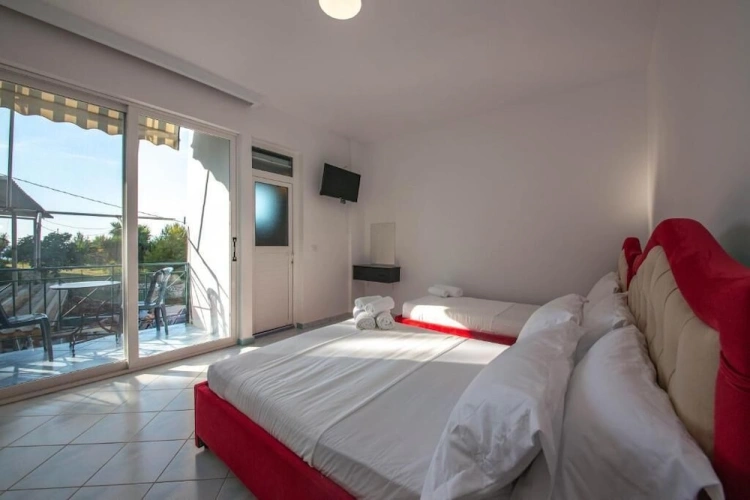 Standard Triple room with balcony