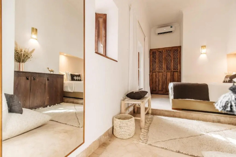 Riad NayaNour