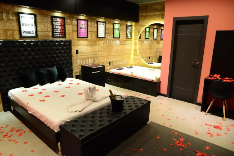 Helus Motel