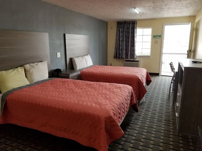 AmeriStay Inn &Suites