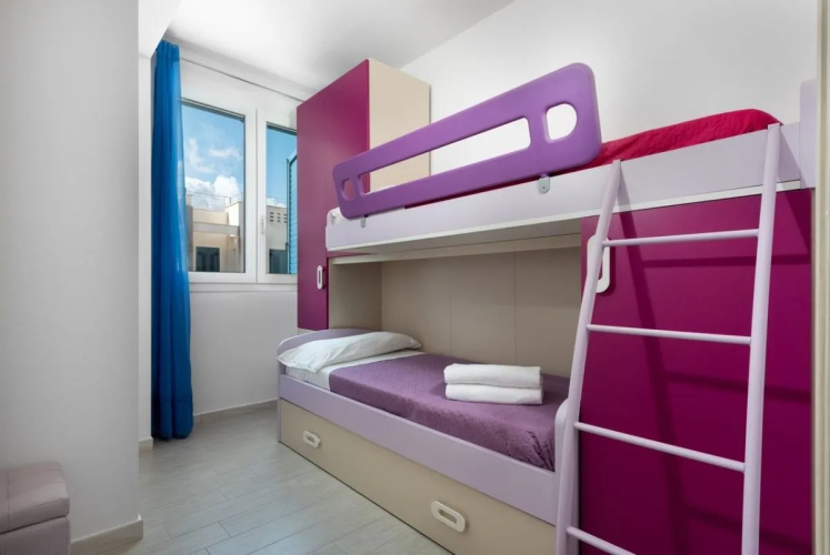 Isule Apartments