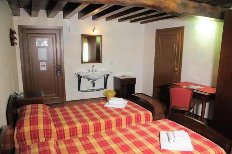 Standard Double room with view