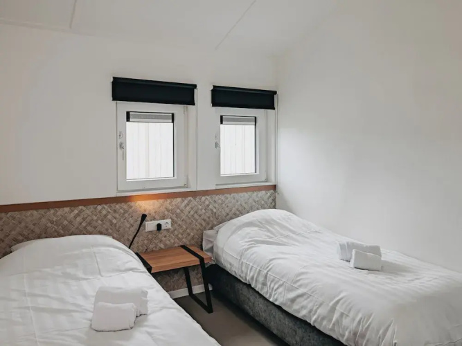 Modern Lodge Near Beach