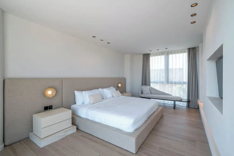 4 Bedrooms Luxury Villa with pool view