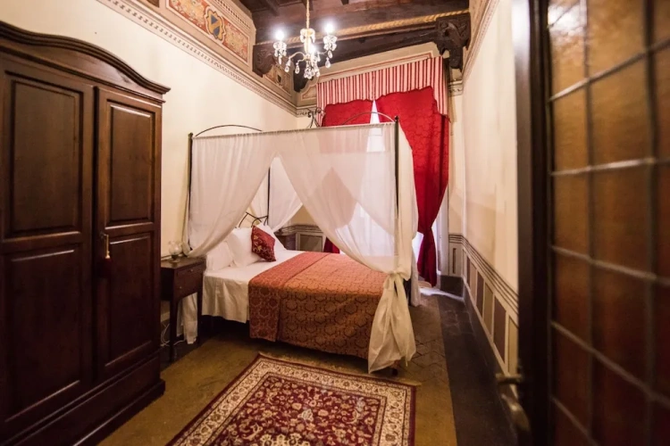 Standard Double room with city view