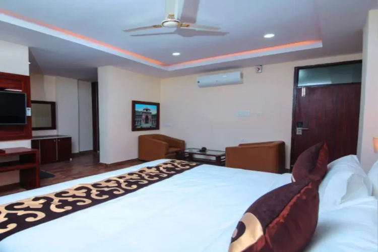 Amritara Social Palace
