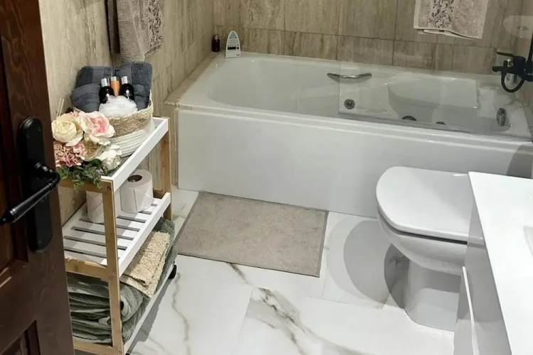 Hancinda Sleeps 4 With Free Parking