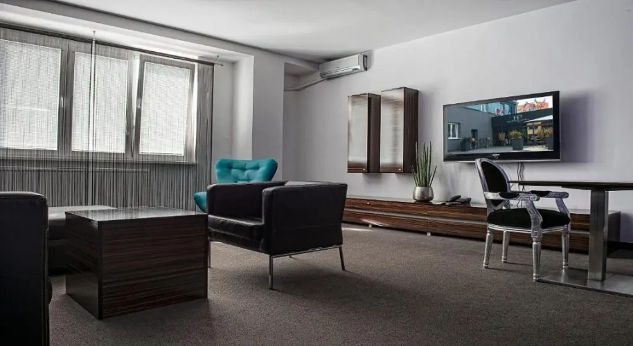 1 Bedroom Suite