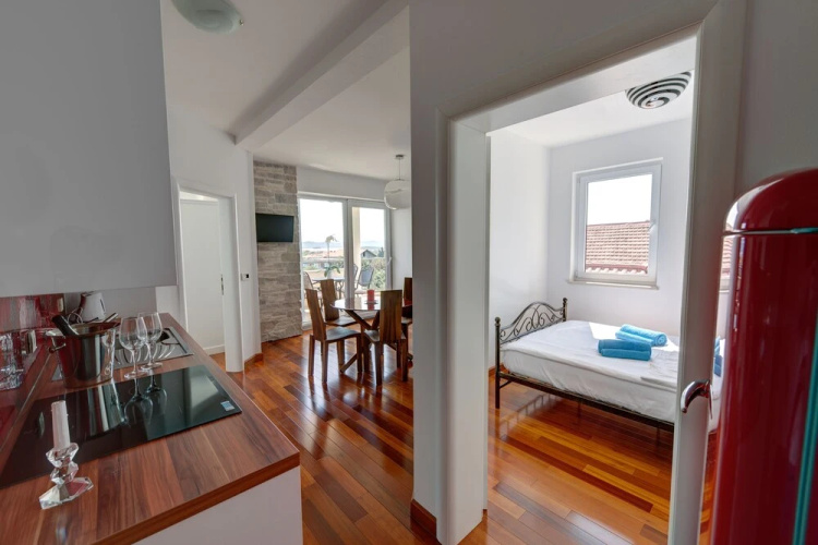 Apartments Zrinka