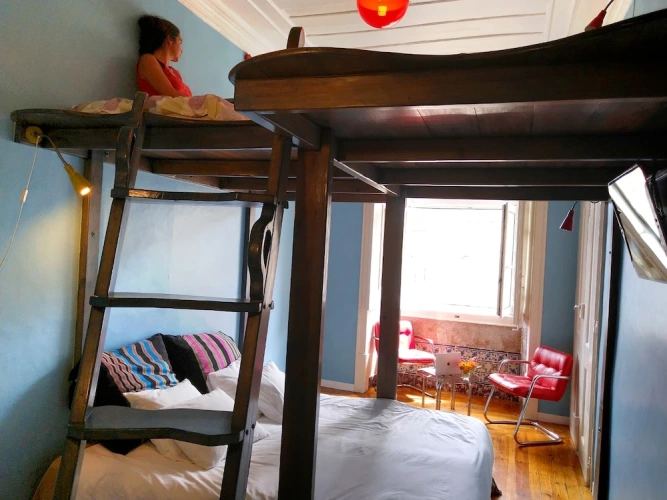 Standard Quadruple room with city view