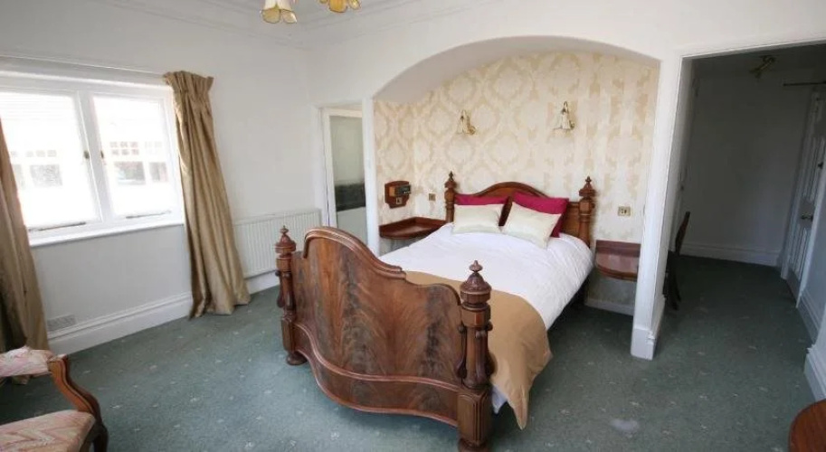 Heddon's Gate Hotel