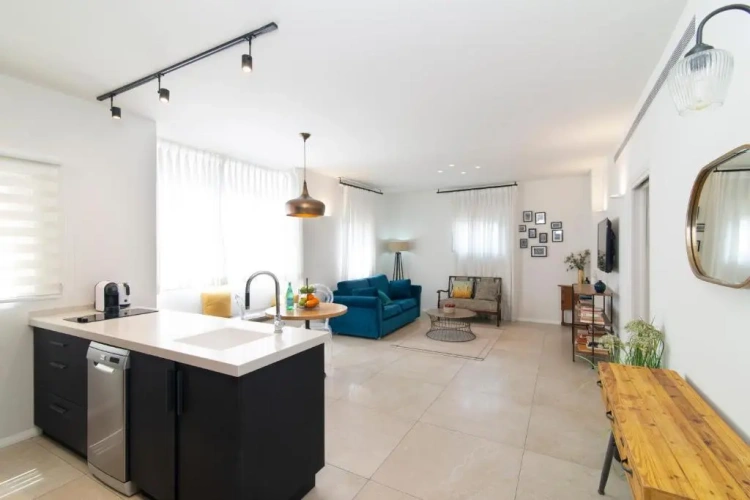 2 Bedrooms Apartment