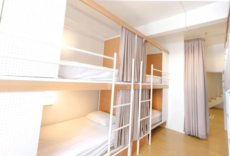 Simple to Sleep Hostel