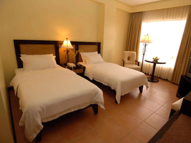 Planta Centro Bacolod Hotel & Residences