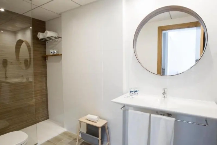 1 Bedroom Apartment with balcony