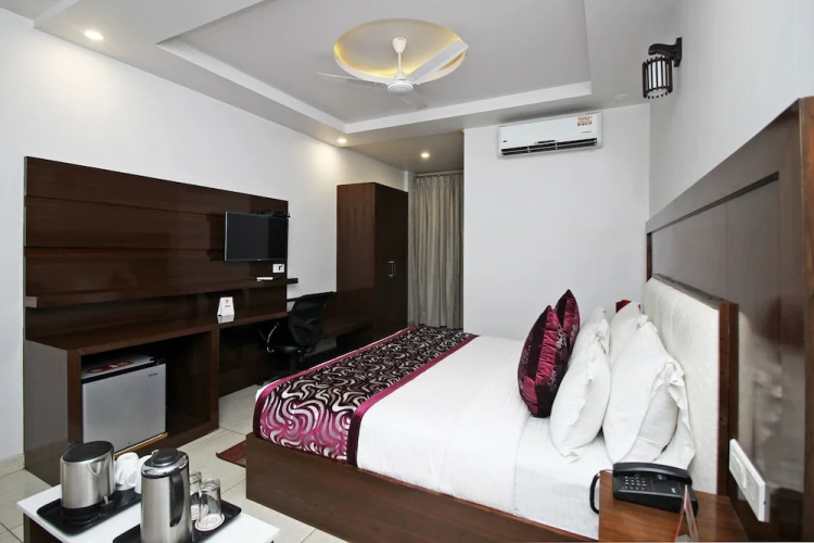 OYO 9451 Hotel Prem Ratna