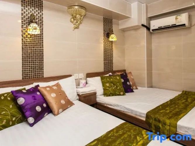 Standard Triple room