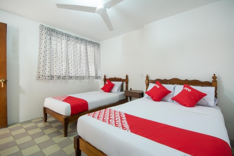 Standard Triple room
