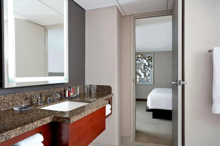 Standard Quadruple room with pool view