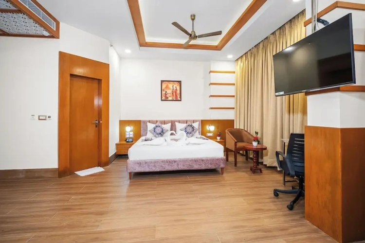 Standard Quadruple Family room with city view