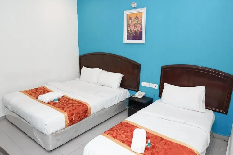 Standard Triple room