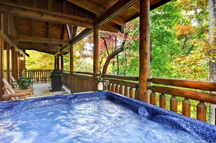 Whispering Winds 2 Bedrooms 2 Bathrooms Cabin