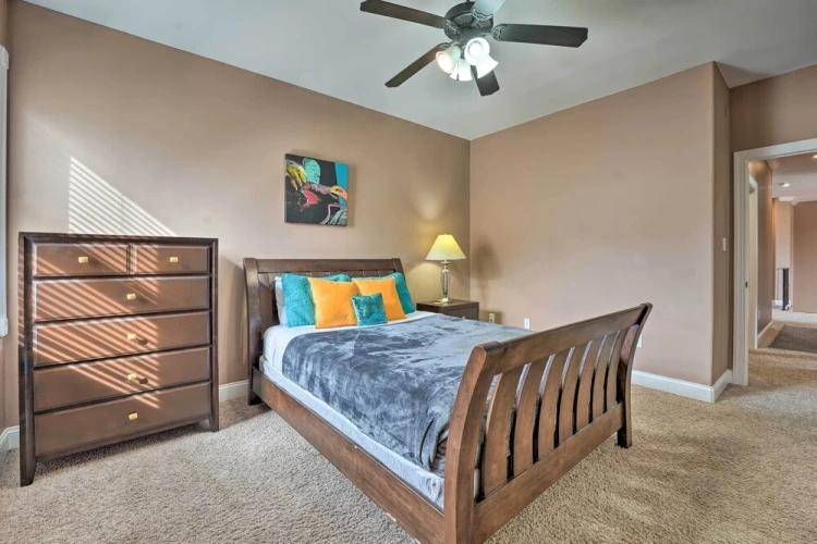5 Bedrooms Cottage