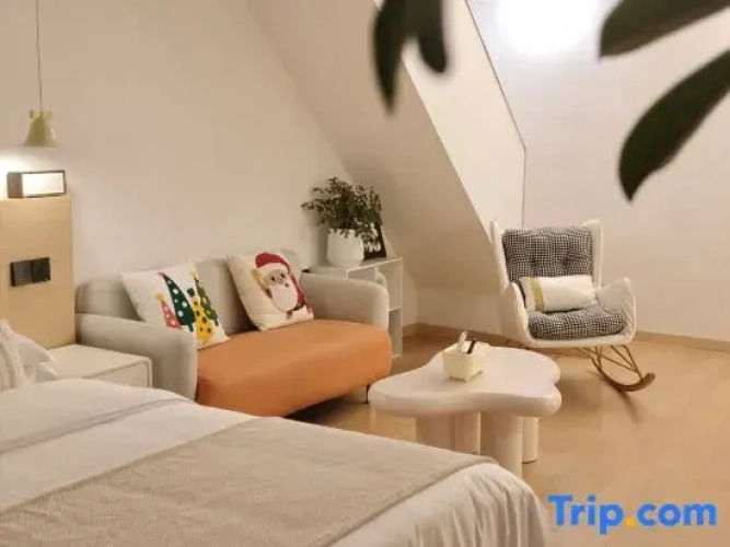 Standard Family room with mountain view