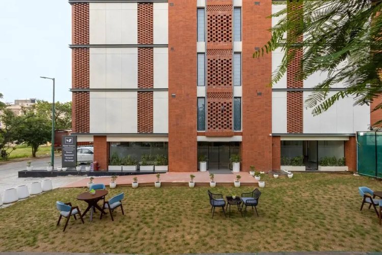 Hotel Limon Sector 45 Gurgaon