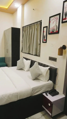 Hotel Sahara Residency